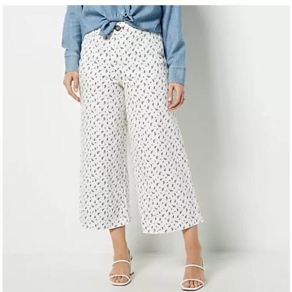Peace Love World Women’s 4P Petite White Cropped Jeans Floral Print Raw Hem NWOT - Picture 1 of 7